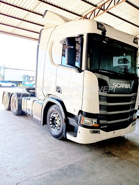 Imagem do veículo disponível para venda.