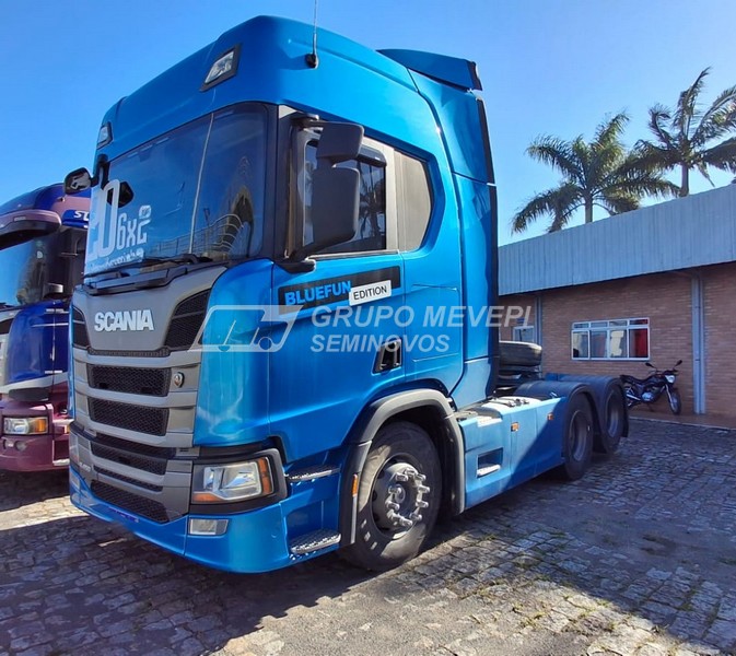 Imagem do veículo disponível para venda.